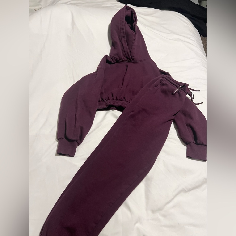 Matching Cropped Top Sweatpants Outfit